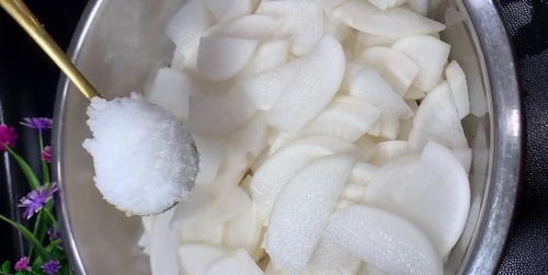 教你腌制酸辣蘿卜,鮮嫩爽脆酸辣開胃,做法簡單即做即食